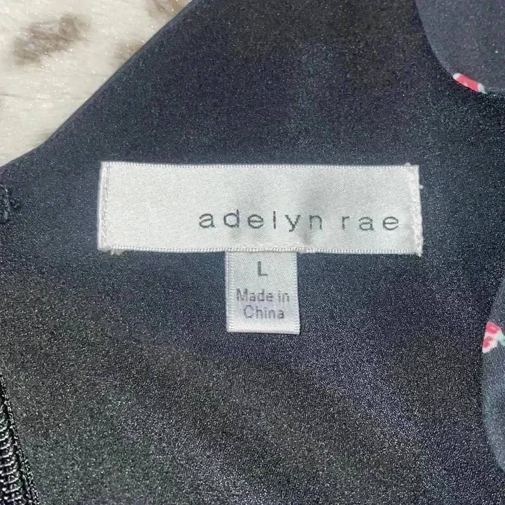 Adelyn Rose Dress - Picture 3 of 4